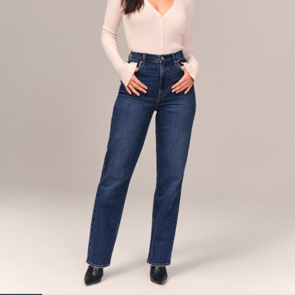 Abercrombie & Fitch Curve Love Ultra High Rise 90s Straight Jean